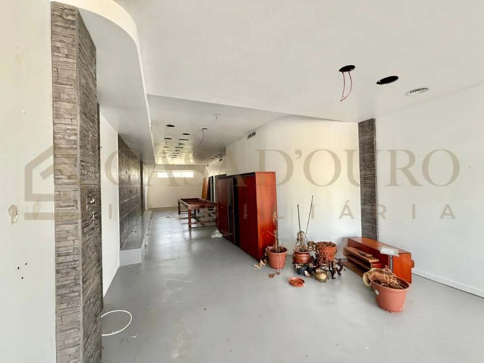 Loja para Arrendamento em Gondomar (São Cosme), Valbom e Jovim Foto 7