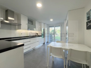 Apartamento T3 para Venda em Oeiras e São Julião da Barra, Paço de Arcos e Caxias