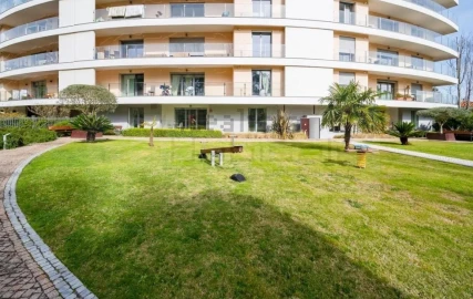 Apartamento T3 para Venda em Oeiras e São Julião da Barra, Paço de Arcos e Caxias