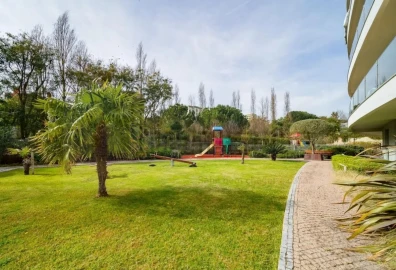 Apartamento T3 para Venda em Oeiras e São Julião da Barra, Paço de Arcos e Caxias