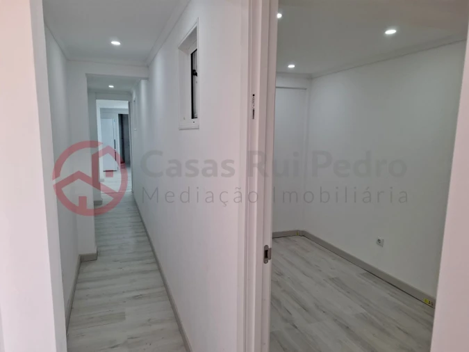 Loja para Venda em Corroios Foto 12