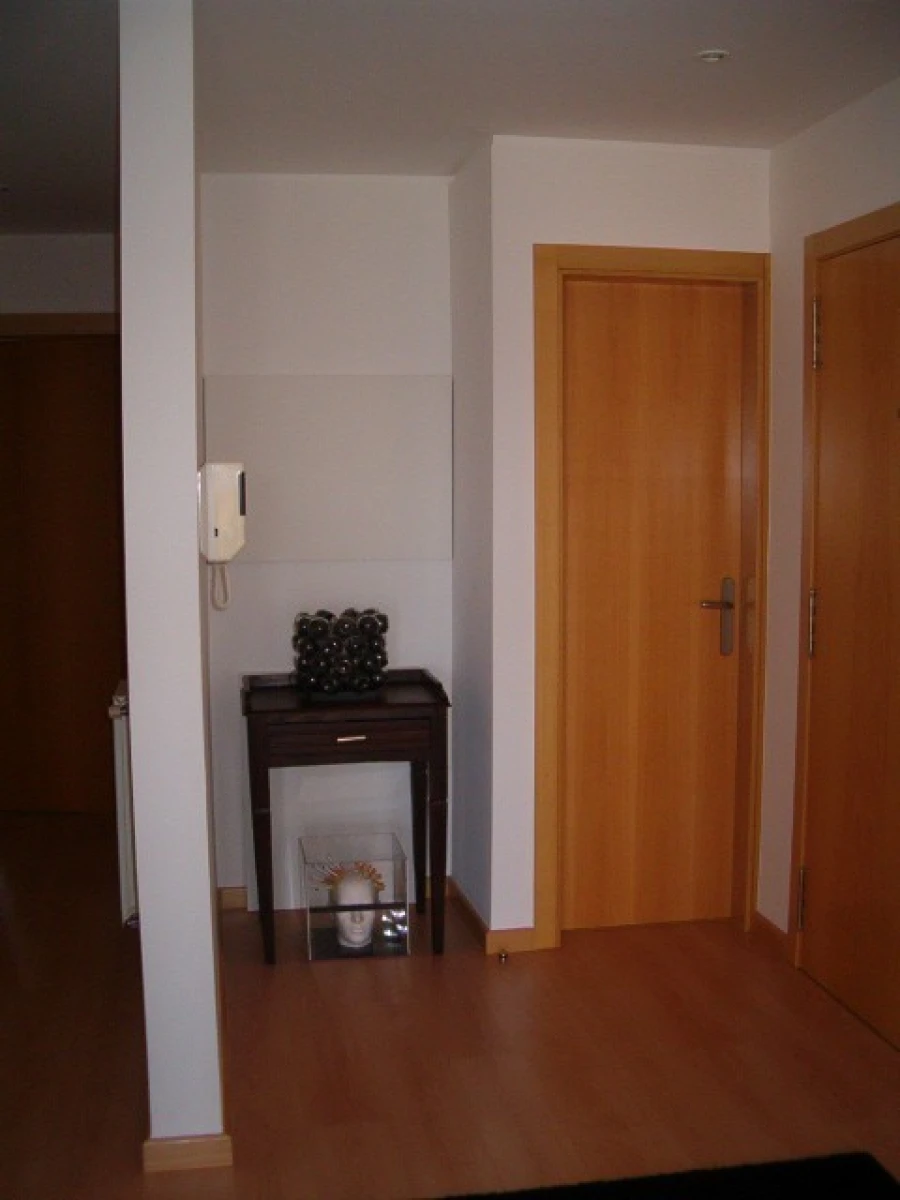 Apartamento T2 para Venda em Loivo Foto 7