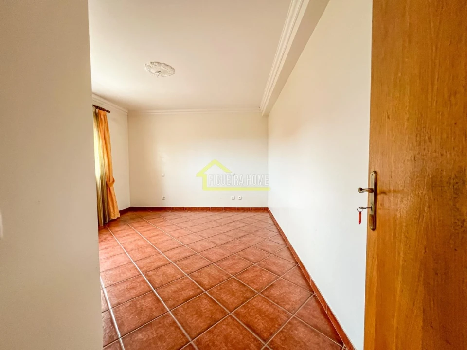 Moradia T4 para Venda em Abrunheira, Verride e Vila Nova da Barca Foto 12