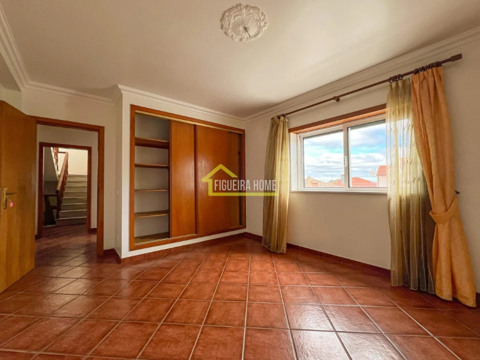 Moradia T4 para Venda em Abrunheira, Verride e Vila Nova da Barca Foto 13