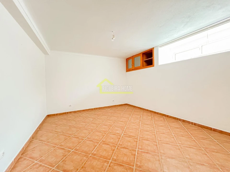 Moradia T4 para Venda em Abrunheira, Verride e Vila Nova da Barca Foto 31