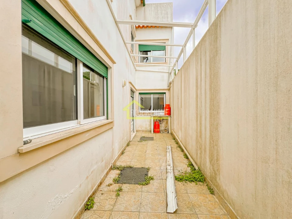 Moradia T4 para Venda em Abrunheira, Verride e Vila Nova da Barca Foto 35