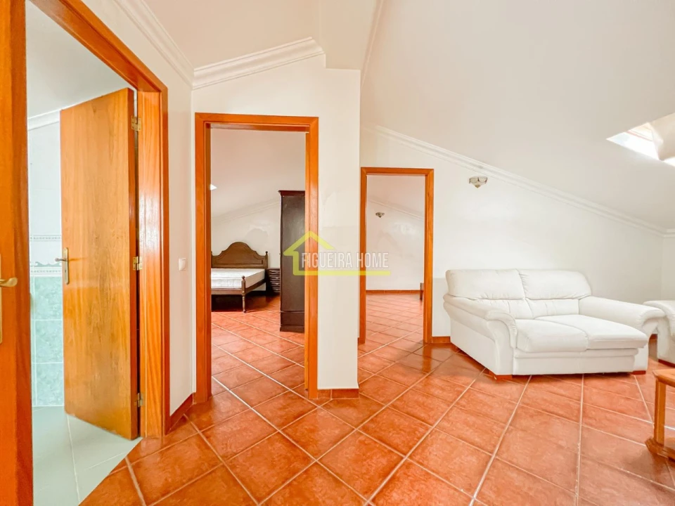 Moradia T4 para Venda em Abrunheira, Verride e Vila Nova da Barca Foto 39