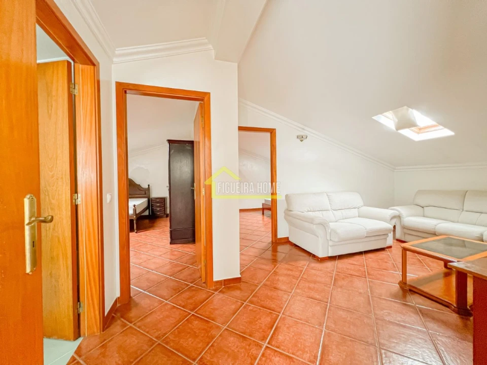 Moradia T4 para Venda em Abrunheira, Verride e Vila Nova da Barca Foto 40