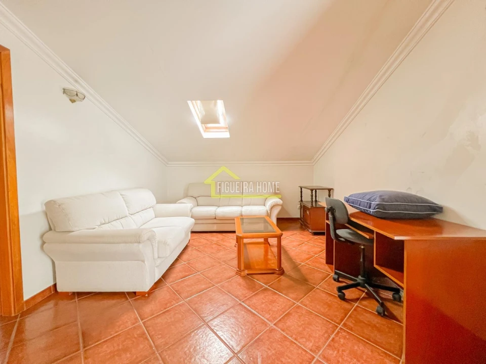 Moradia T4 para Venda em Abrunheira, Verride e Vila Nova da Barca Foto 46