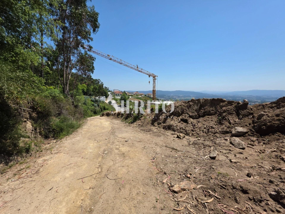 Terreno para Venda em Carapeços Foto 1