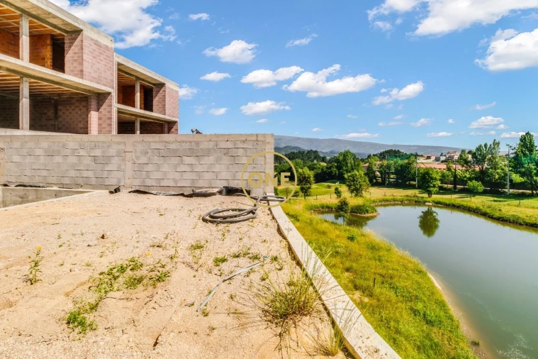 Moradia T3 para Venda em Louredo Foto 45