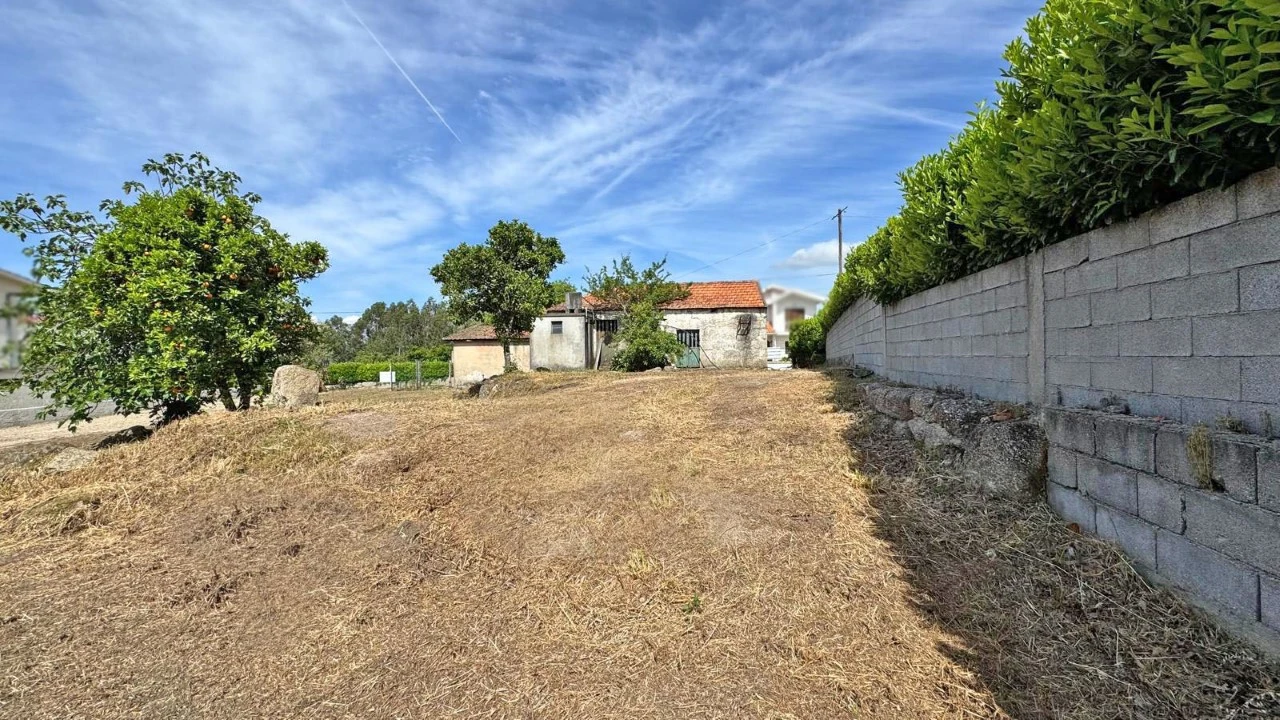 Moradia T3 para Venda em Lomba Foto 15