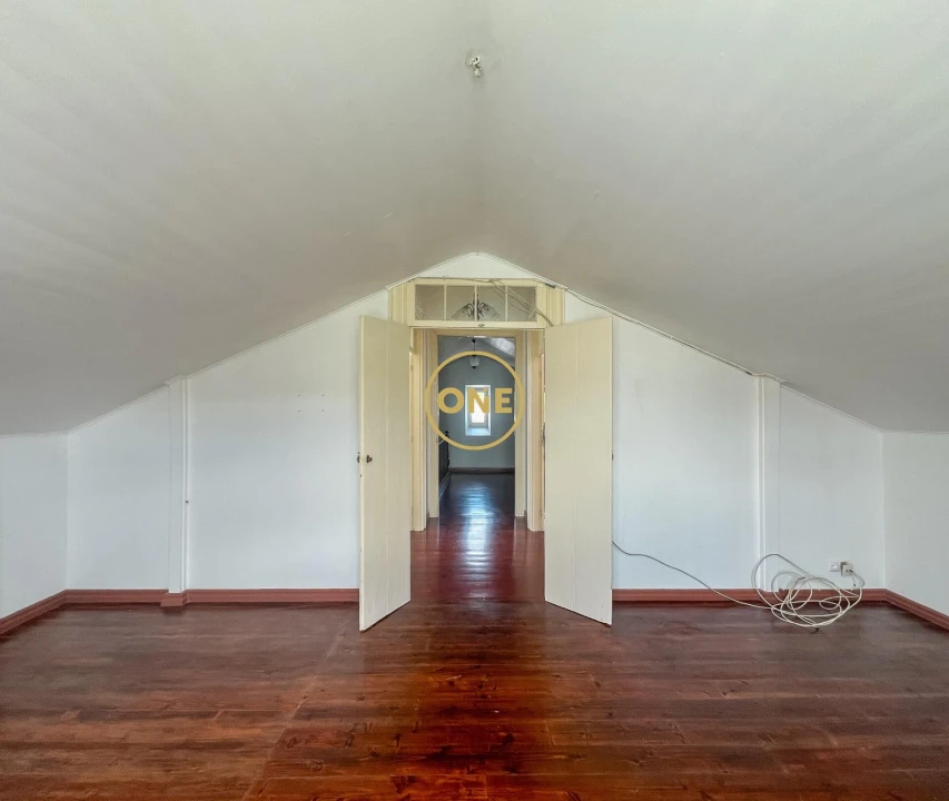 Moradia T4 para Venda em Agua de Pau Foto 10