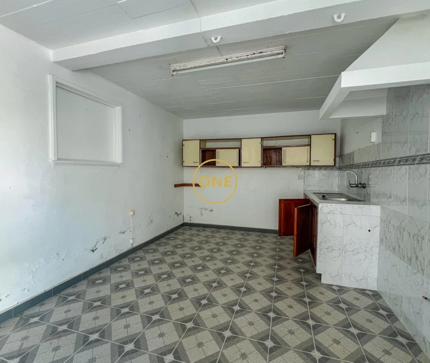 Moradia T4 para Venda em Agua de Pau Foto 16