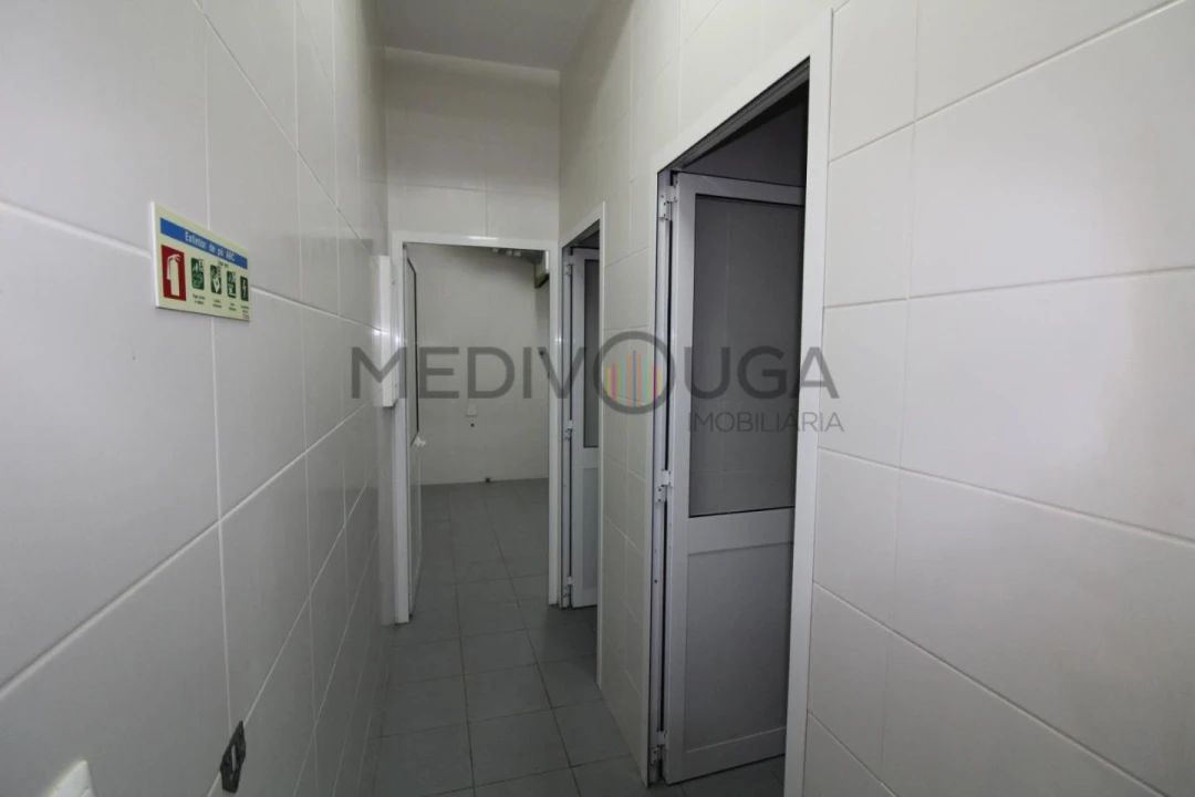 Loja para Venda em Recardães e Espinhel Foto 7