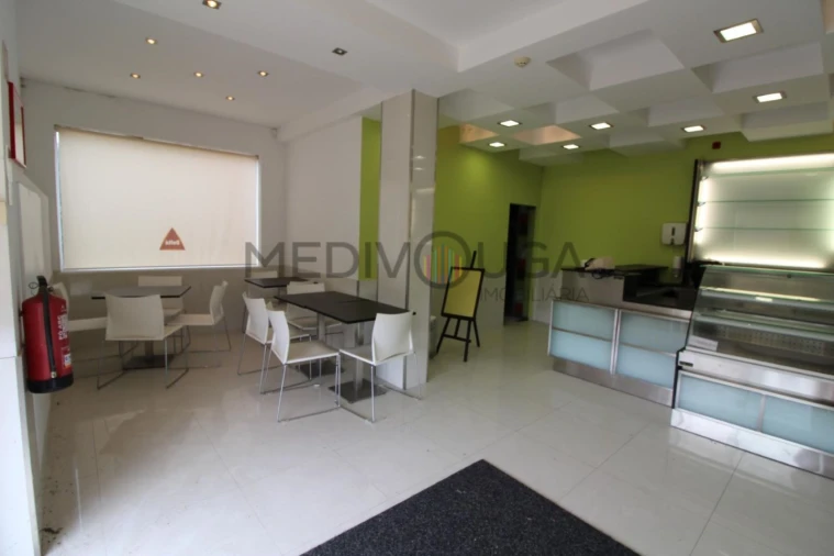 Loja para Venda em Recardães e Espinhel Foto 1