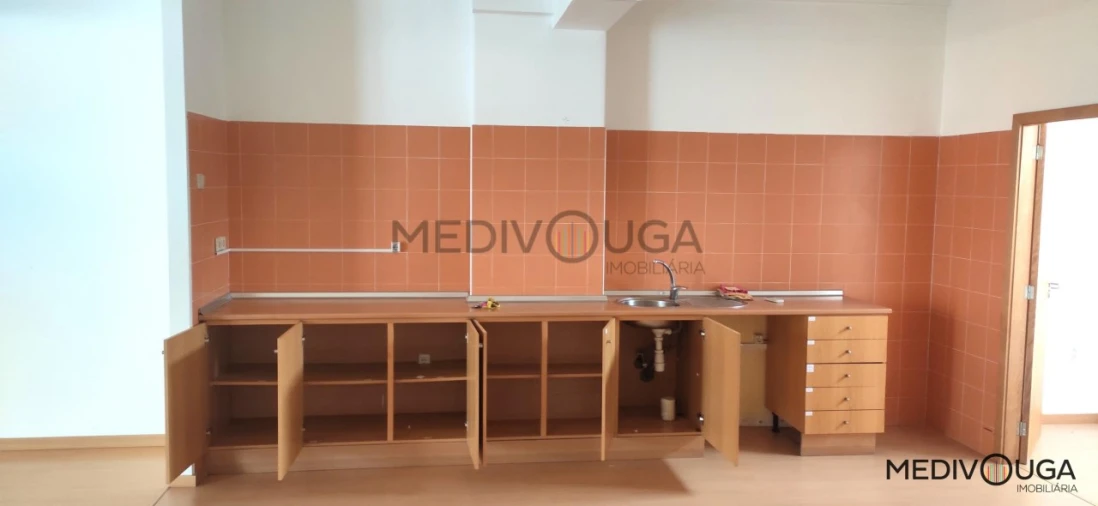 Loja para Arrendamento em Águeda e Borralha Foto 4