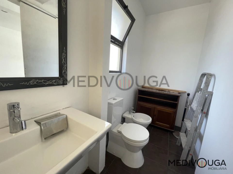 Loja para Arrendamento em Recardães e Espinhel Foto 12