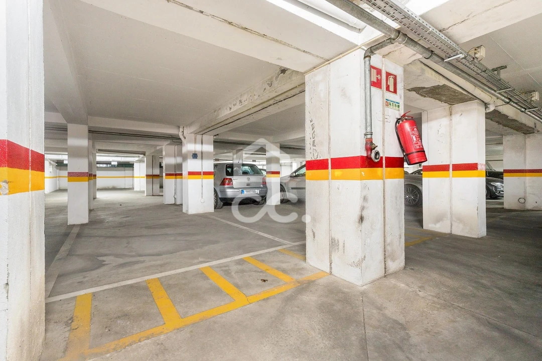 Garagem para Venda em Évora (São Mamede, Sé, São Pedro e Santo Antão) Foto 1