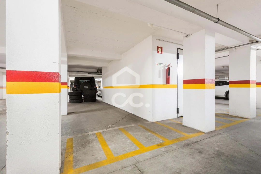 Garagem para Venda em Évora (São Mamede, Sé, São Pedro e Santo Antão) Foto 1