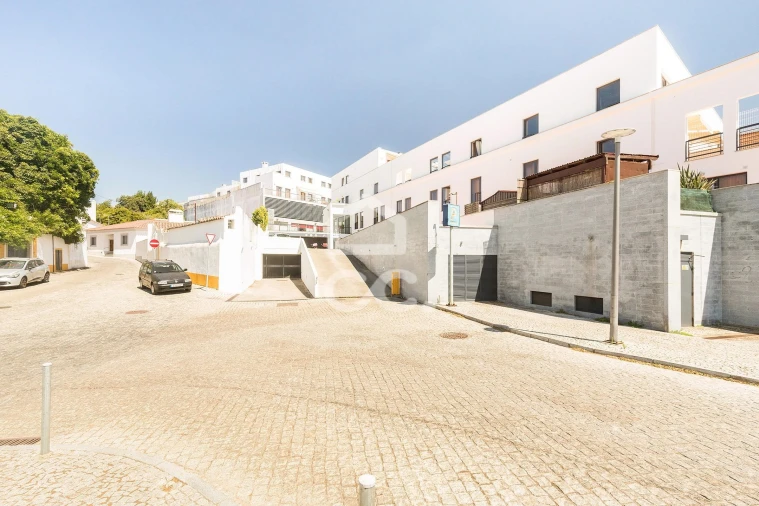 Garagem para Venda em Évora (São Mamede, Sé, São Pedro e Santo Antão) Foto 1