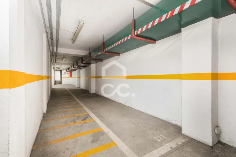 Garagem para Venda em Évora (São Mamede, Sé, São Pedro e Santo Antão) Foto 2