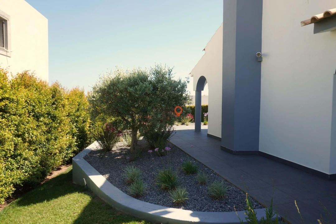 Moradia T2 para Venda em Odiaxere Foto 7