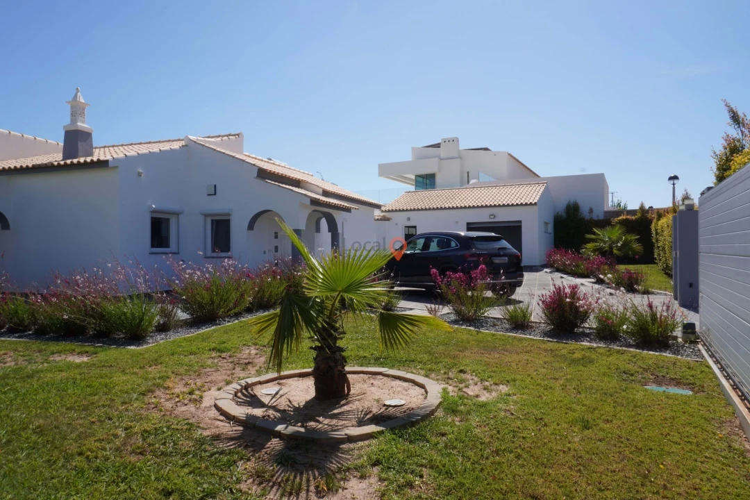 Moradia T2 para Venda em Odiaxere Foto 6