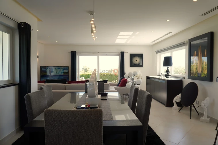 Moradia T2 para Venda em Odiaxere Foto 8