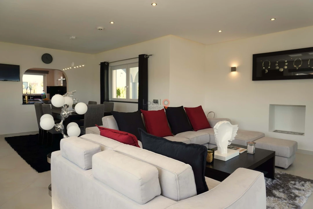 Moradia T2 para Venda em Odiaxere Foto 9