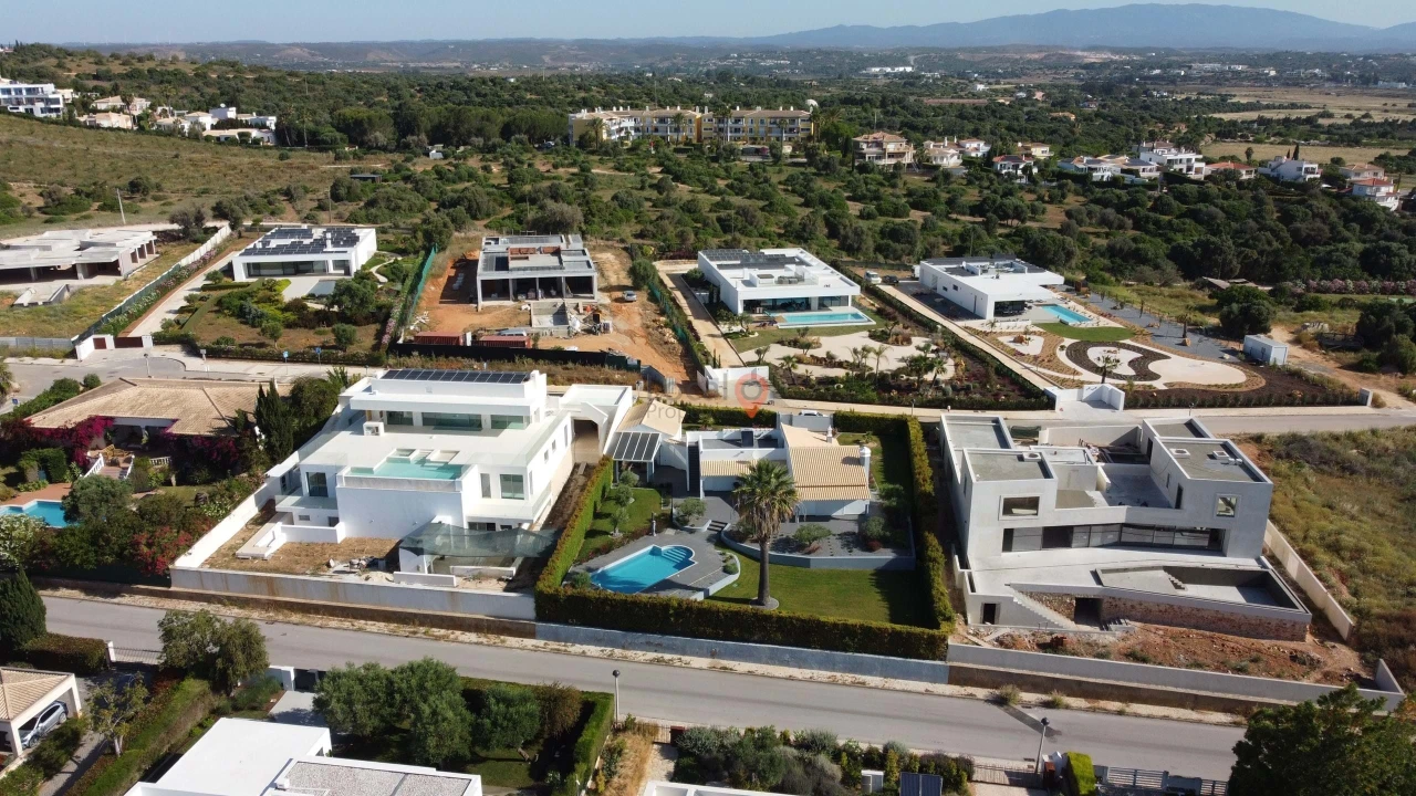 Moradia T2 para Venda em Odiaxere Foto 36