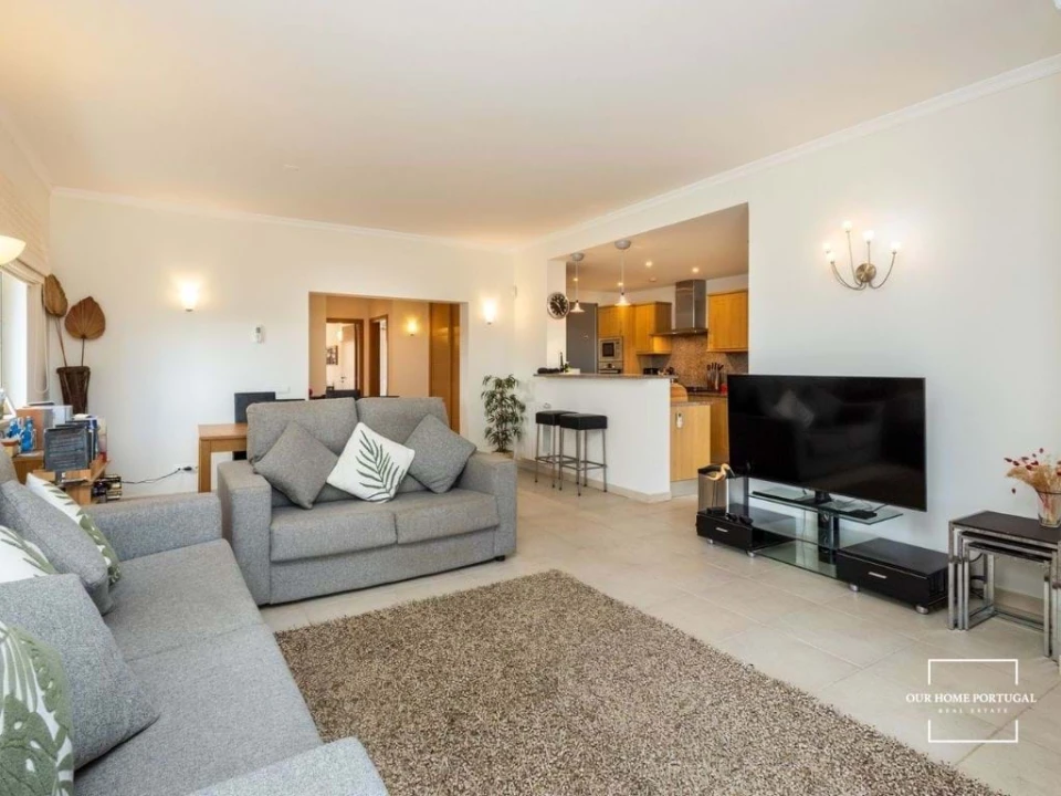 Apartamento T2 para Venda em Estômbar e Parchal Foto 2
