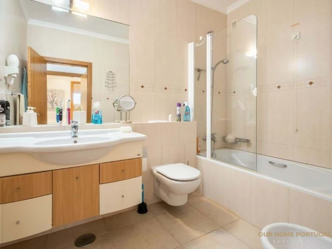 Apartamento T2 para Venda em Estômbar e Parchal Foto 9