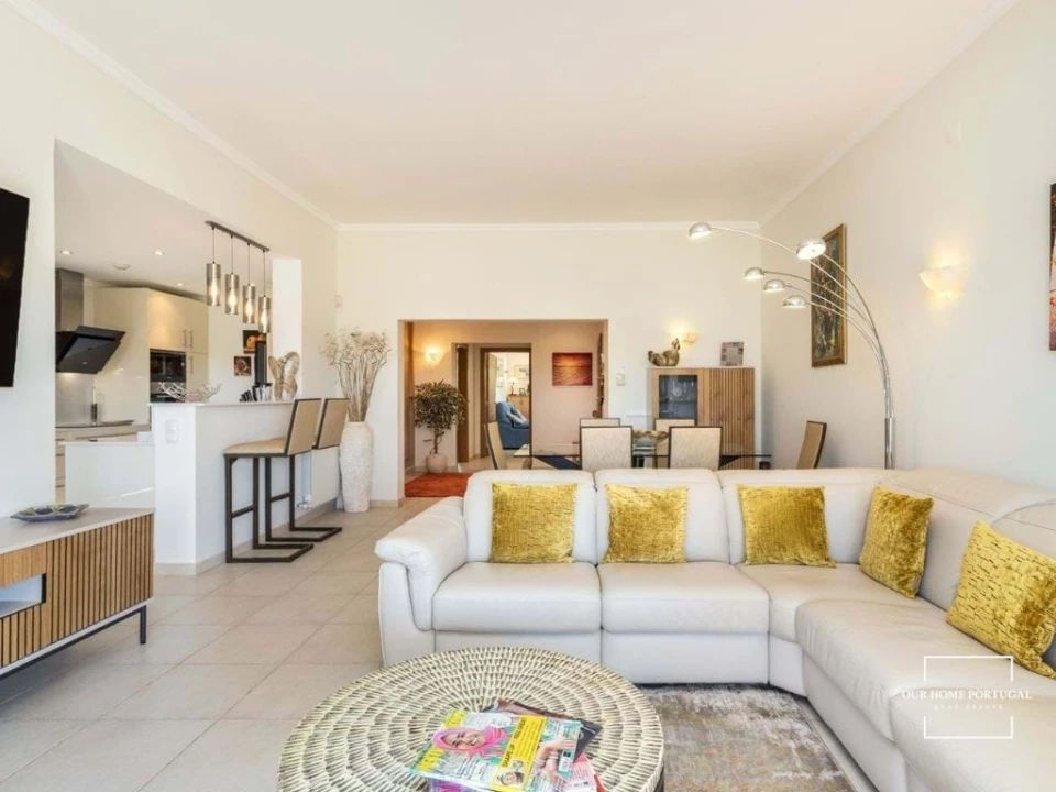 Apartamento T3 para Venda em Estômbar e Parchal Foto 2
