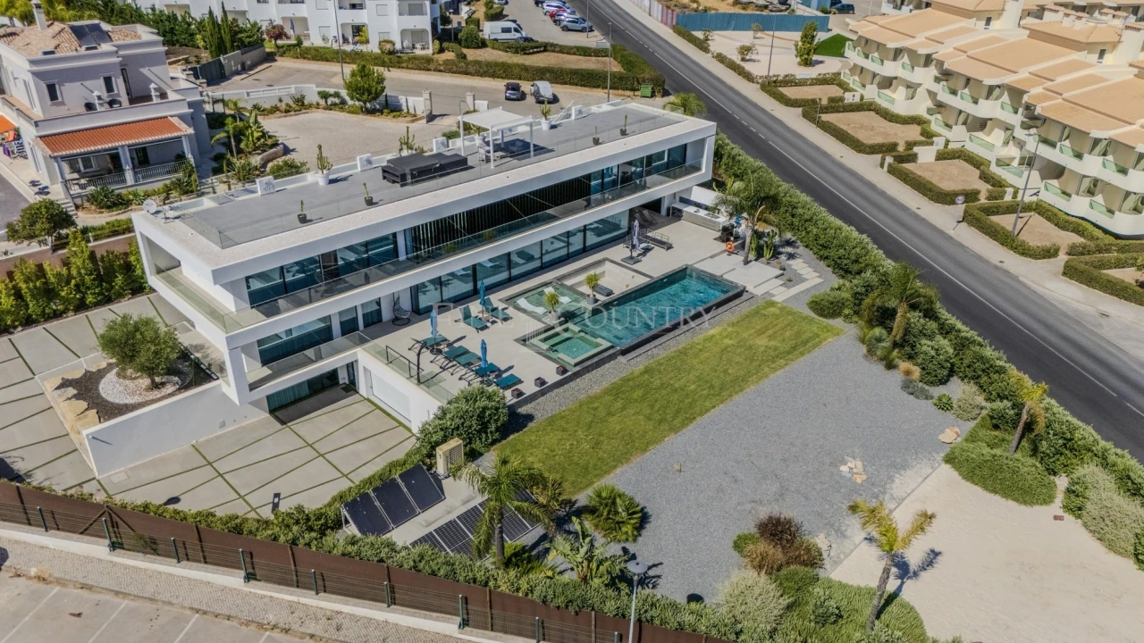 Moradia T5 para Venda em Porches Foto 69