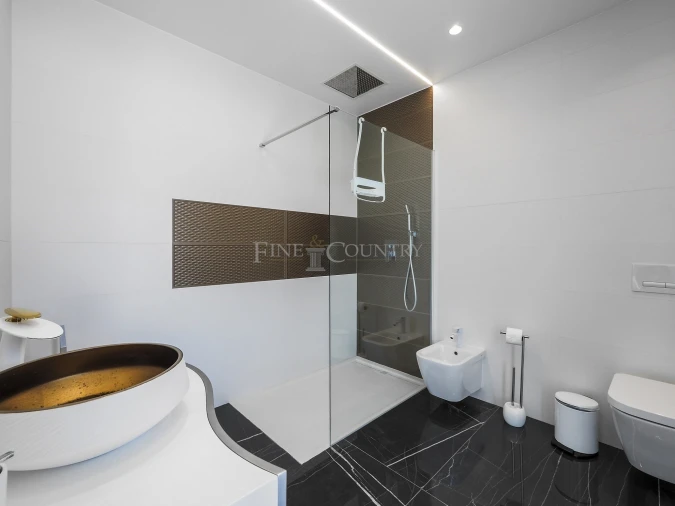 Moradia T5 para Venda em Porches Foto 18