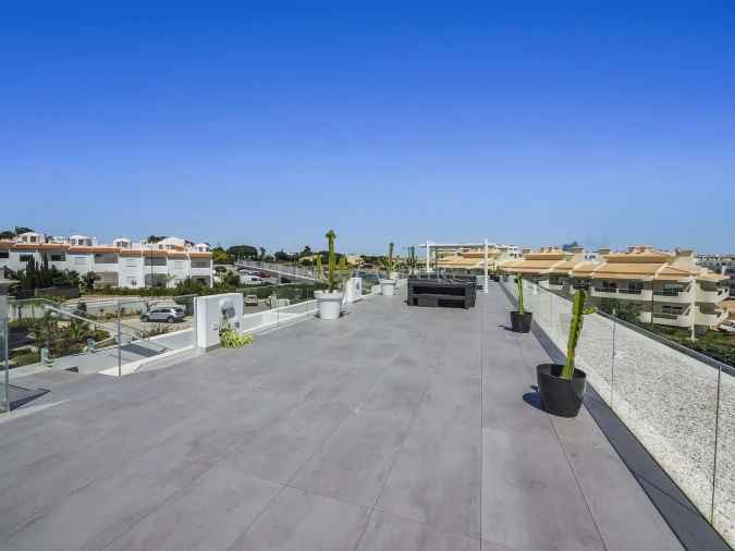 Moradia T5 para Venda em Porches Foto 38