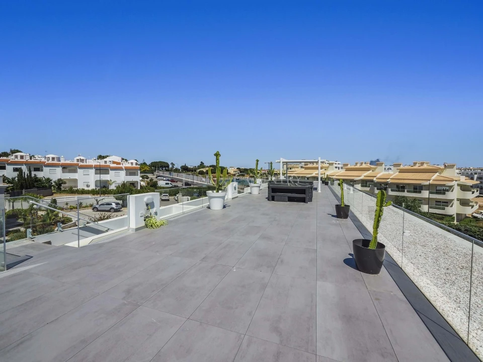 Moradia T5 para Venda em Porches Foto 38