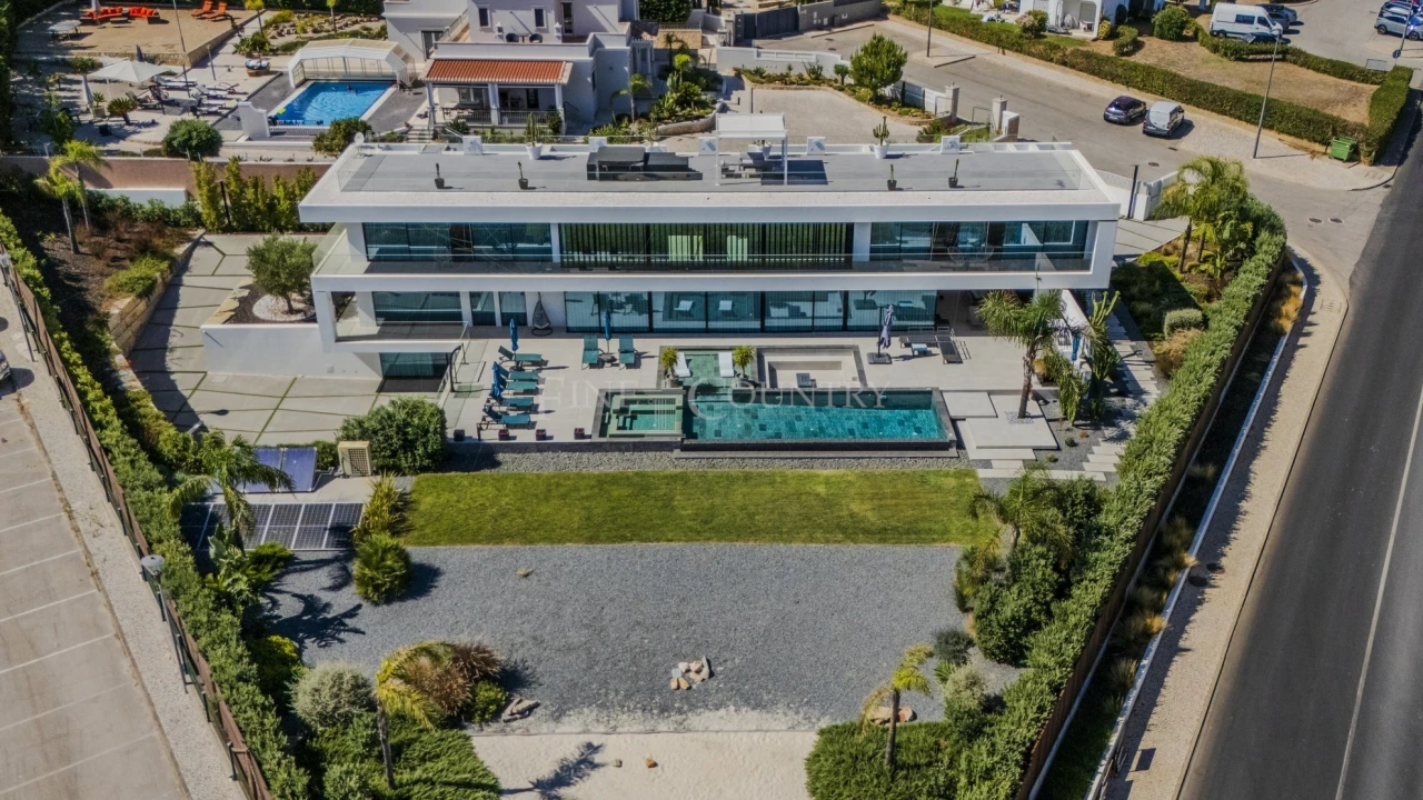 Moradia T5 para Venda em Porches Foto 70