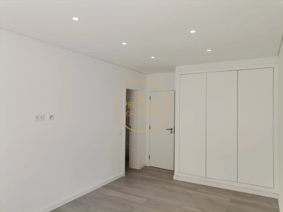 Apartamento T3 para Venda em Portimão Foto 22