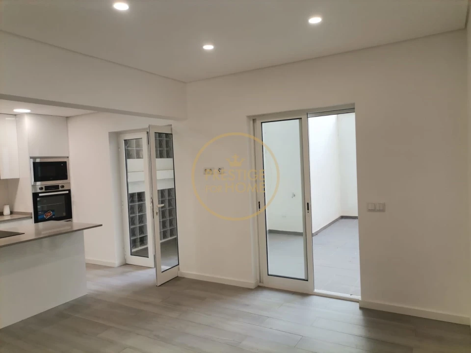 Apartamento T3 para Venda em Portimão Foto 2