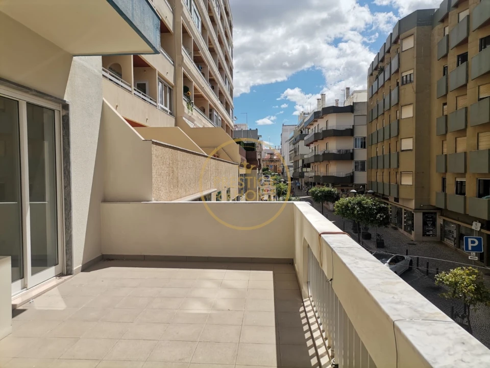 Apartamento T3 para Venda em Portimão Foto 3