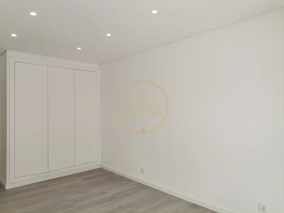 Apartamento T3 para Venda em Portimão Foto 23
