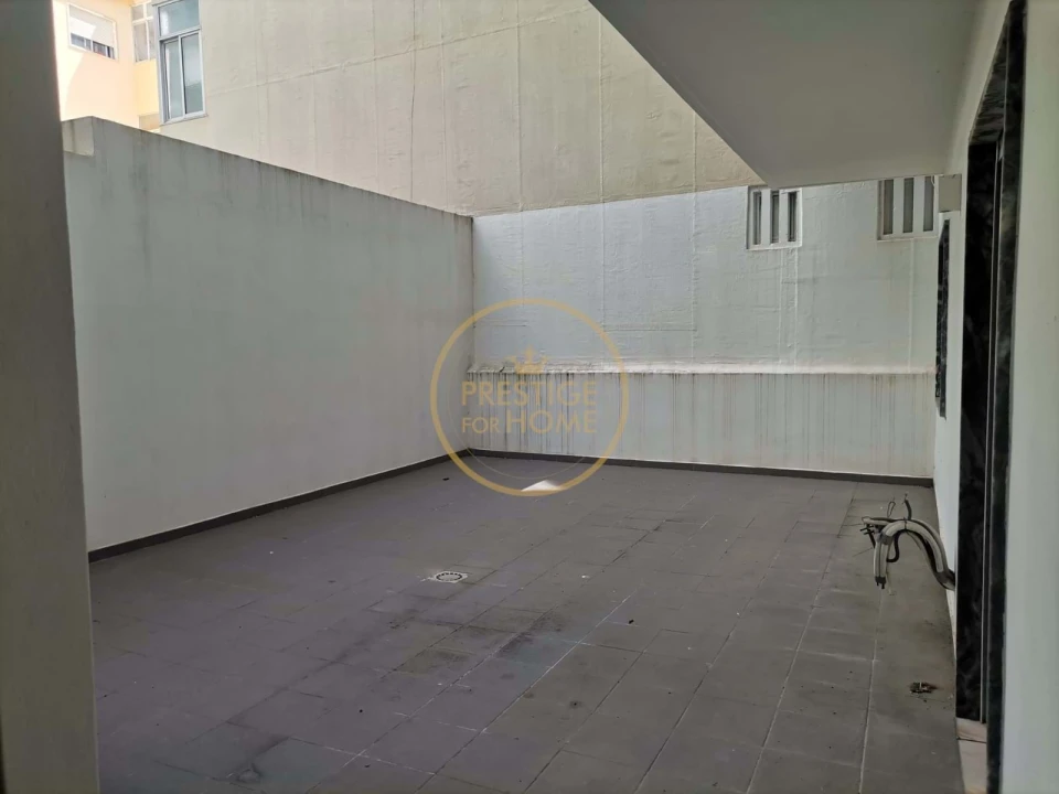 Apartamento T3 para Venda em Portimão Foto 10