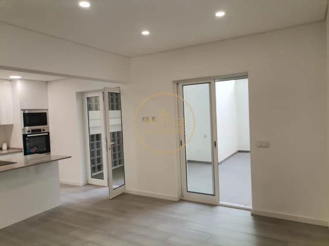 Apartamento T3 para Venda em Portimão Foto 2