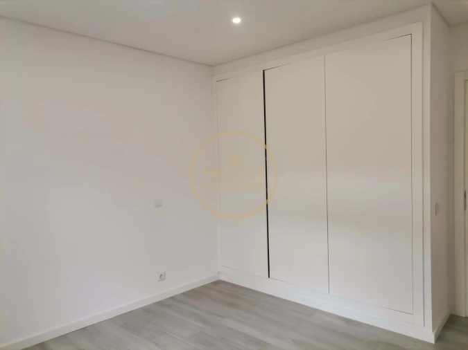 Apartamento T3 para Venda em Portimão Foto 35