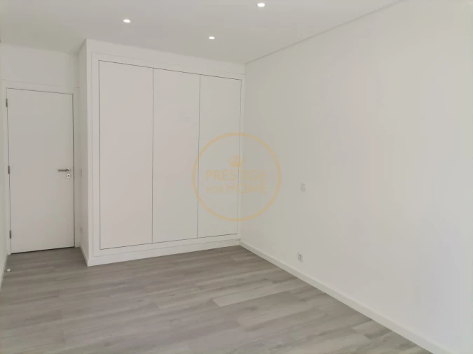 Apartamento T3 para Venda em Portimão Foto 29