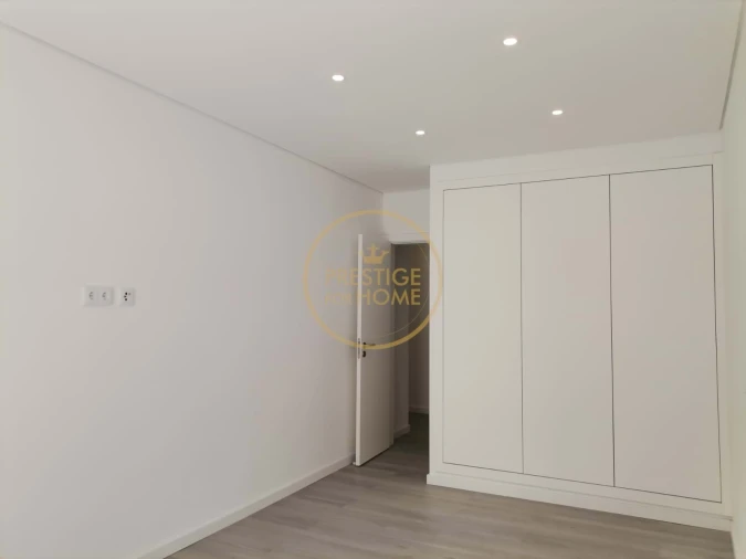 Apartamento T3 para Venda em Portimão Foto 30
