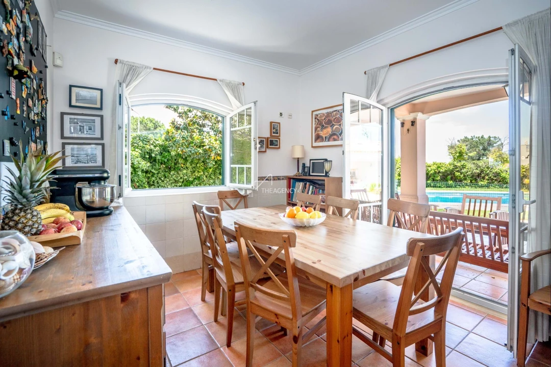 Moradia T6 para Venda em Laranjeiro e Feijó Foto 8