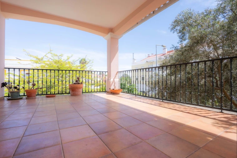 Moradia T6 para Venda em Laranjeiro e Feijó Foto 16